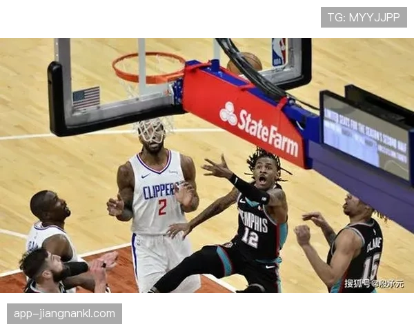 扬尼斯挡拆拉开有效空位，带动球队得分结构优化