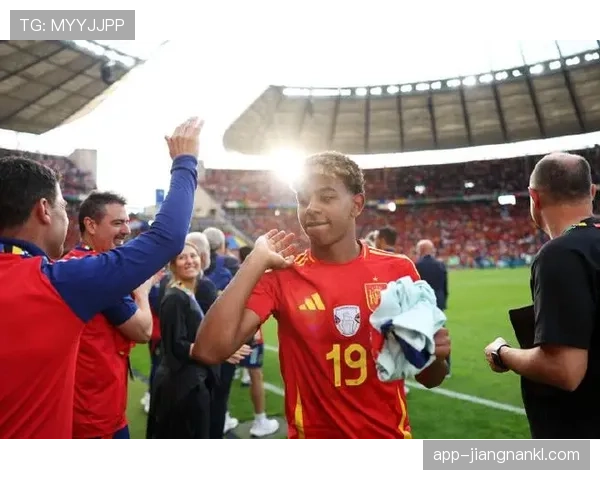 亚马尔连续强强对话撕开防线，边路爆发展现新核价值